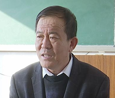 援疆教师冯裕阁:不忘初心赴边疆 建功立业慰故乡